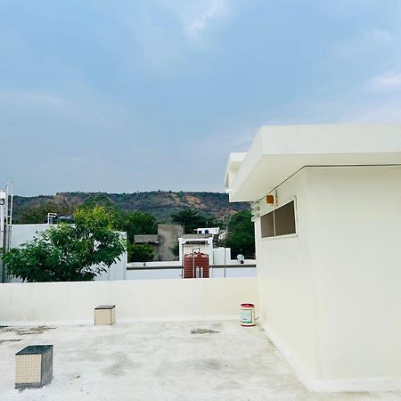 Private & Elegant 3Bhk Villa, Hillside Hideaway, 10 Mins From Mh Bus Stand Аурангабад Экстерьер фото